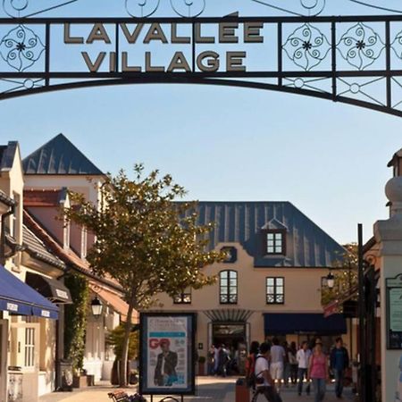 Arty Paris Apartment Disneyland Magny-le-Hongre Bagian luar foto